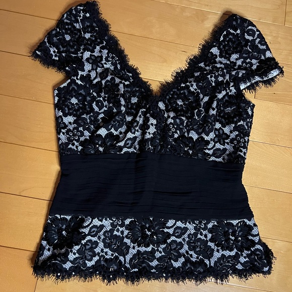 Beautiful Lace Top - Picture 1 of 3